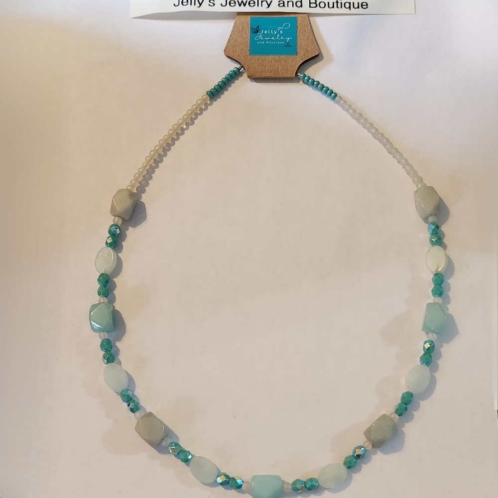 Jelly's Jewelry and Boutique Handcrafted, NWT, Blue & Off White Beaded Necklace